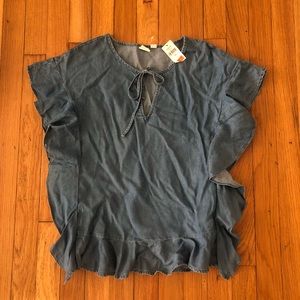 Gap flutter sleeve chambray blouse
